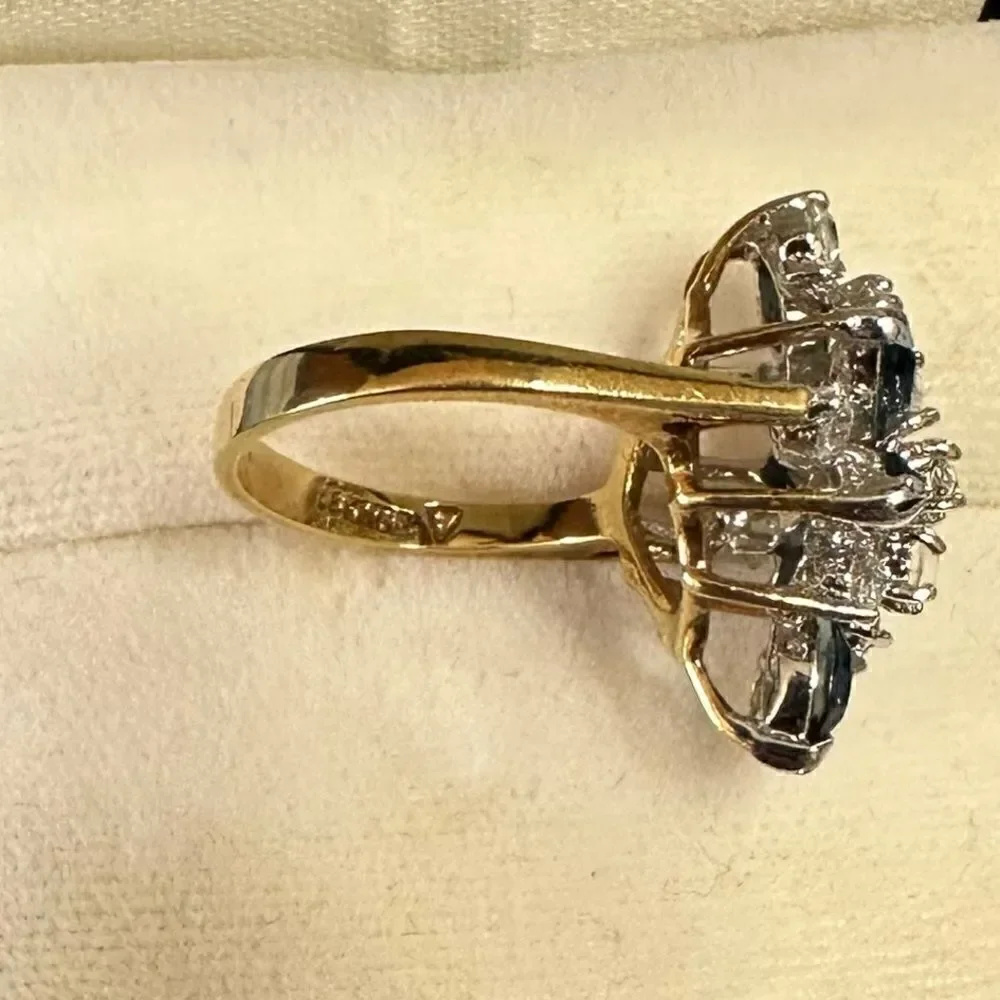 Vintage 18KT HGF Gold Sapphire blue gemstone and CZ cocktail ring Size 8-8.5